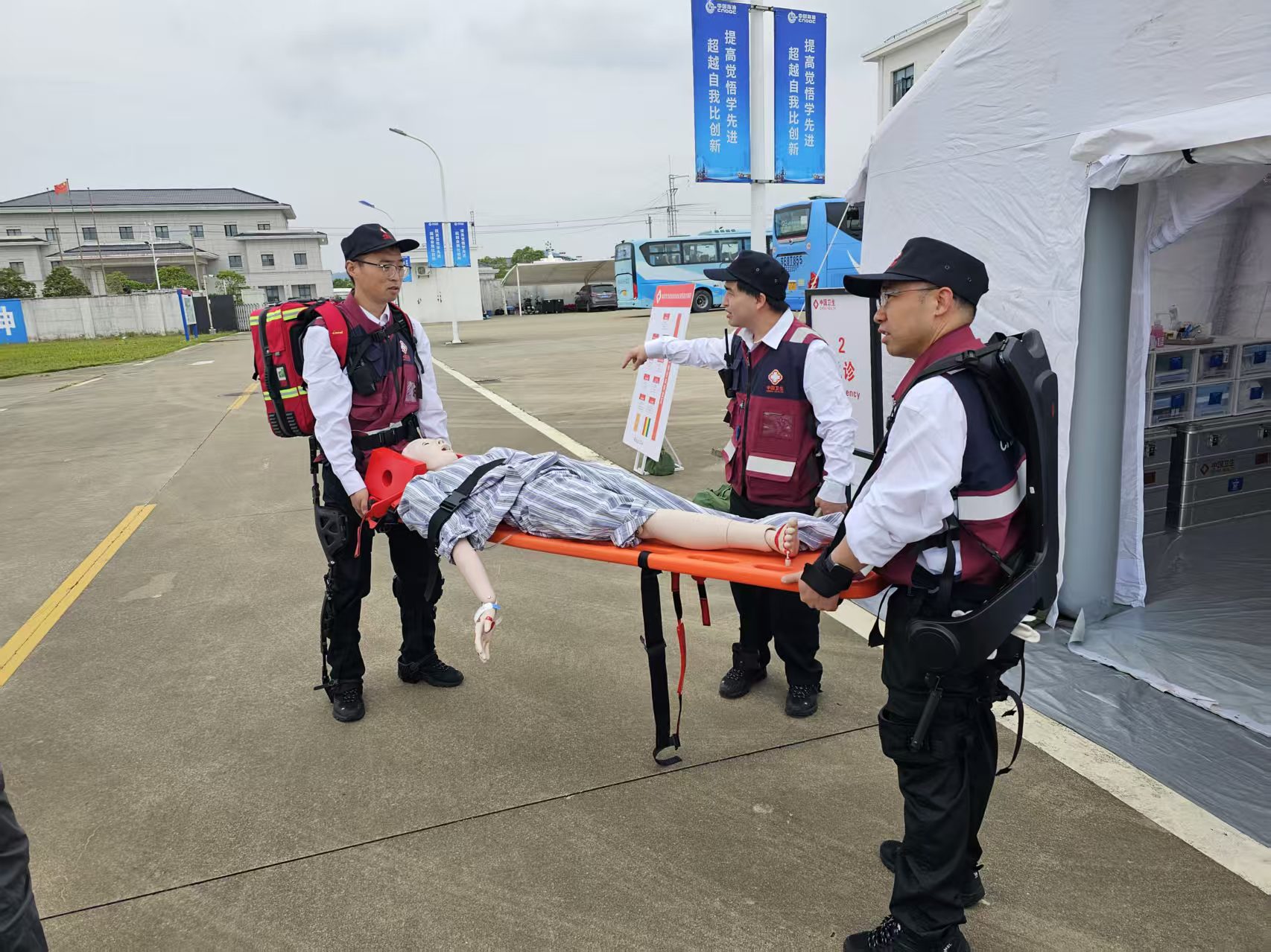 搬運外骨骼協助浙二急救科演練
