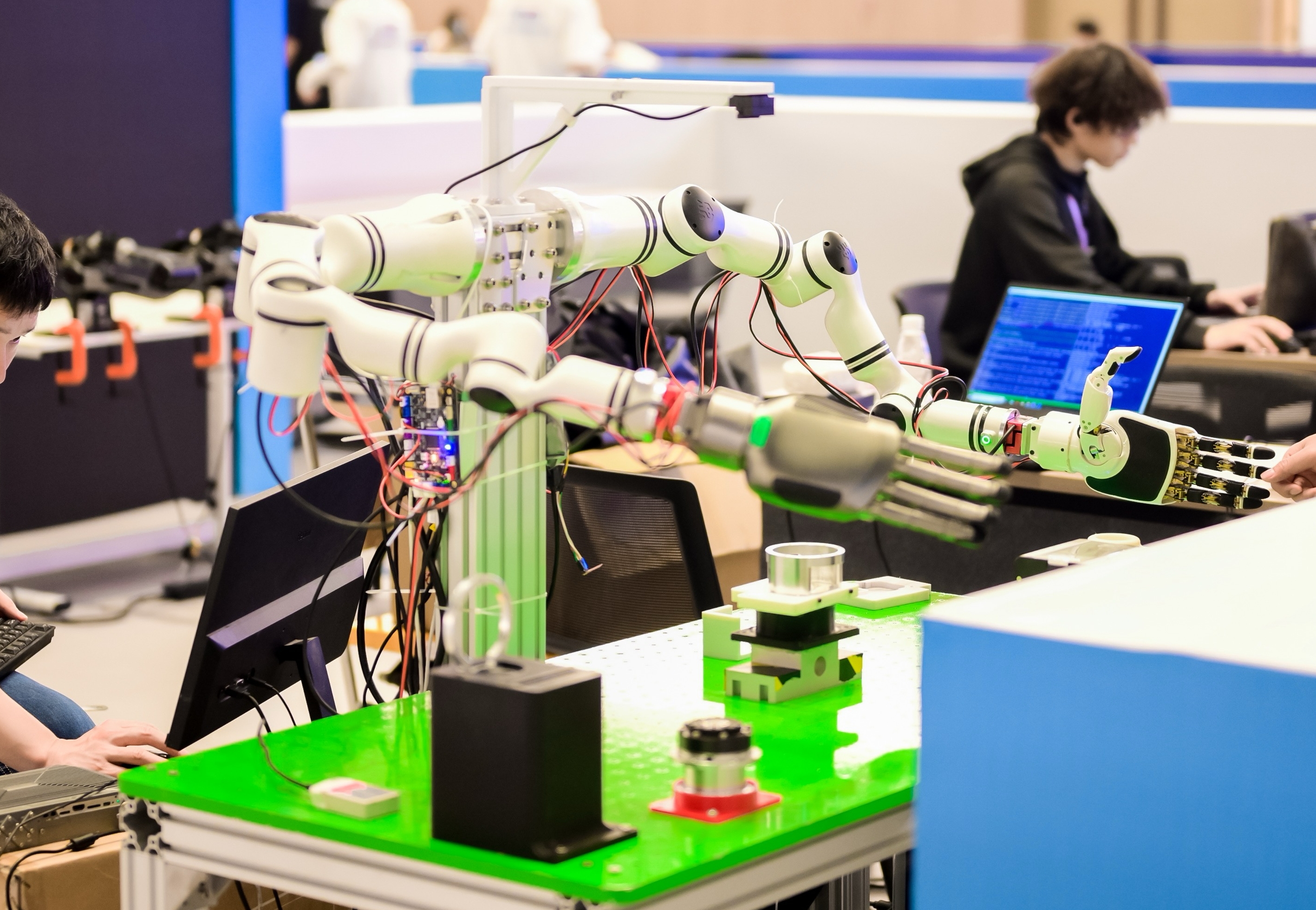 靈心巧匠實驗臺