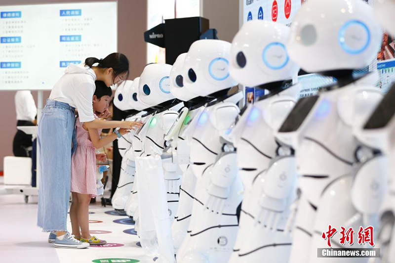 眼花繚亂的高科技！2018世界機器人大會揭幕